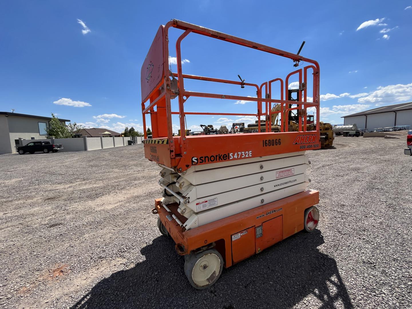 ./imagenes/INVOICE/2019/16862/ASCENSOR TIPO TIJERA SNORKEL S4732E (33).JPG